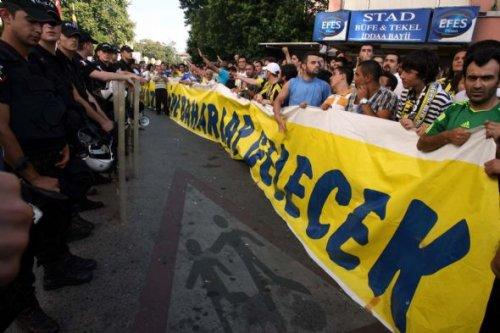 Fenerbahçe taraftarından Aziz Başkan'a tam destek - Resim 1