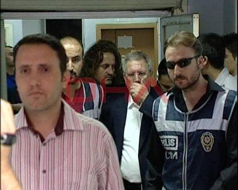 Kare Kare Aziz Başkan'ın gözaltı anları - Resim 7