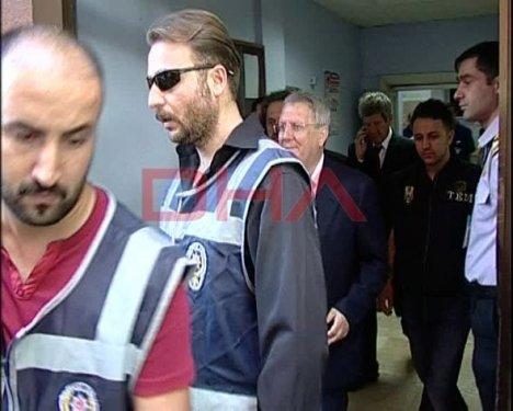 Kare Kare Aziz Başkan'ın gözaltı anları - Resim 10