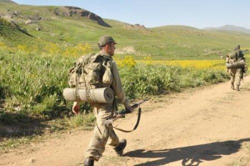 Mehmetçik kaçan teröristlerin peşinde