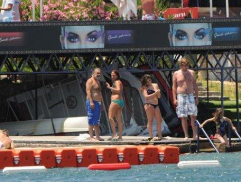 Ali Taran ve Ayşe Özyılmazel balayında