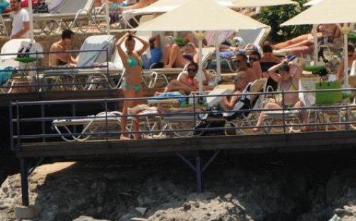 Ali Taran ve Ayşe Özyılmazel balayında