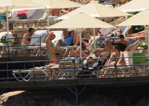 Ali Taran ve Ayşe Özyılmazel balayında