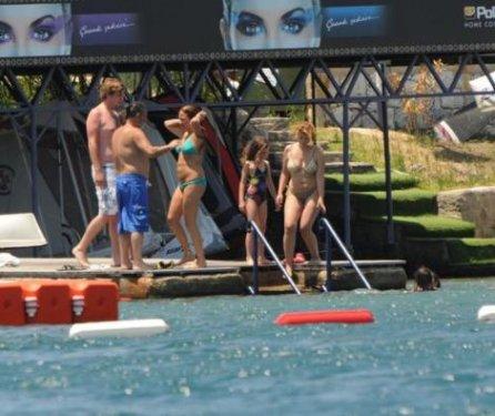 Ali Taran ve Ayşe Özyılmazel balayında