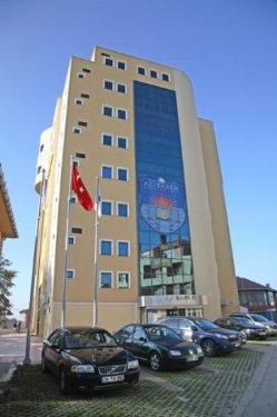 Vakıf Üniversiteleri'nin 2011-2012 yılı dudak uçuklatan fiyatları