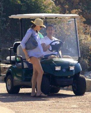Sarkozy ve Carla Bruni plajda görüntülendi - Resim 11
