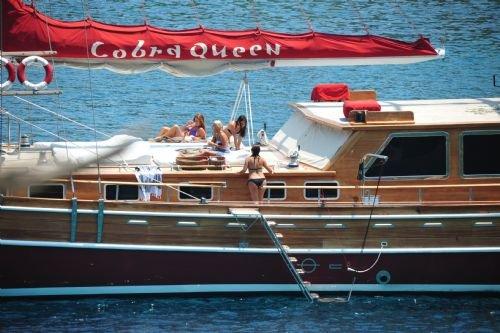 Hülya - Seda Bodrum'da