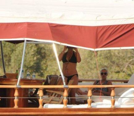 Hülya - Seda Bodrum'da