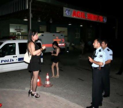 Travestiler polisi polise şikayet etti