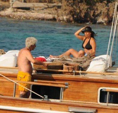 Hülya - Seda Bodrum'da