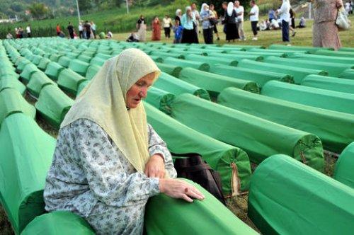 Srebrenitsa soykırımının 16. yılı