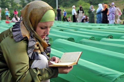 Srebrenitsa soykırımının 16. yılı
