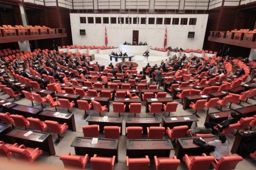 CHP iki hafta sonra yemin ediyor