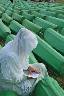 Srebrenitsa soykırımının 16. yılı