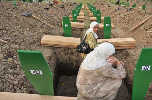 Srebrenitsa soykırımının 16. yılı
