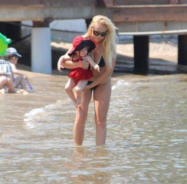 Yeliz Yeşilmen'in ailece tatil keyfi - Resim 10