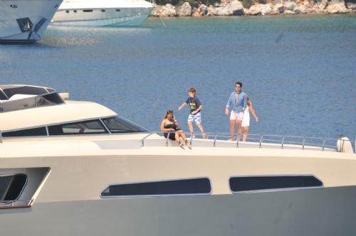 Bikinili Sibel Can'a kızı siper oldu - Resim 40