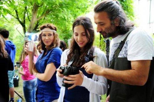 Avşar kızı reklam çekiminde