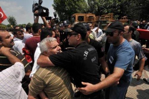 Şehit cenazesinde AKP'li Çelik'e tepki - Resim 18