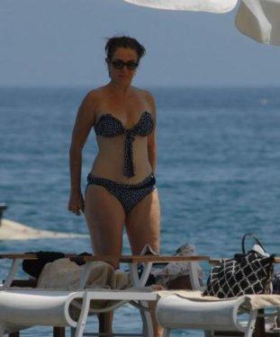 Zuhal Olcay yıllardan sonra bikinili