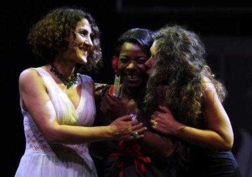 Aynur Doğan Açık Hava'da yuhalandı