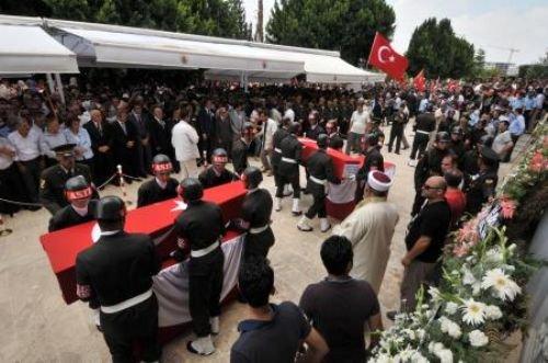 Şehit cenazesinde AKP'li Çelik'e tepki - Resim 22