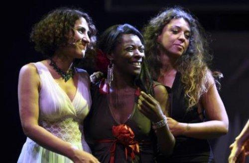 Aynur Doğan Açık Hava'da yuhalandı