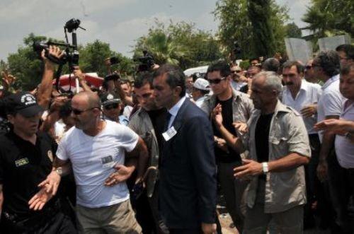 Şehit cenazesinde AKP'li Çelik'e tepki - Resim 8