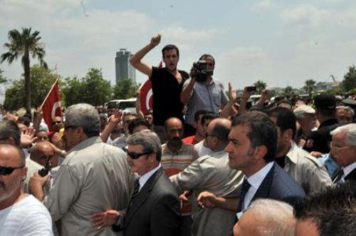 Şehit cenazesinde AKP'li Çelik'e tepki - Resim 12