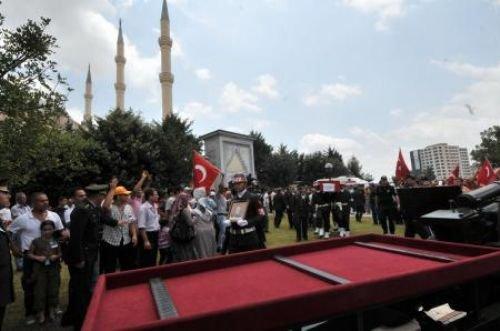 Şehit cenazesinde AKP'li Çelik'e tepki - Resim 20