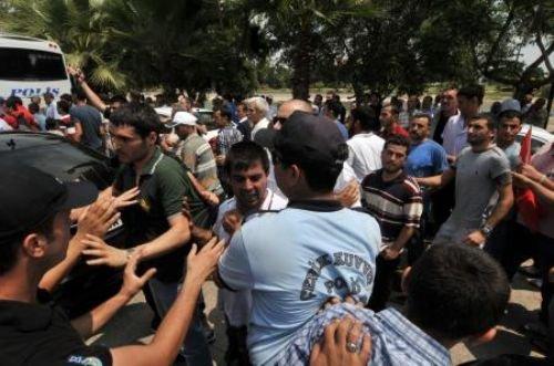 Şehit cenazesinde AKP'li Çelik'e tepki - Resim 11