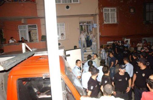 Bağcılar'da üzerine beton dökülmüş ceset bulundu