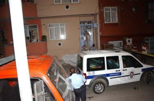 Bağcılar'da üzerine beton dökülmüş ceset bulundu