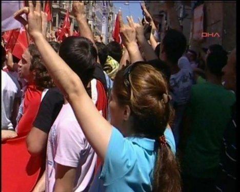 Türkiye şehitlerini andı