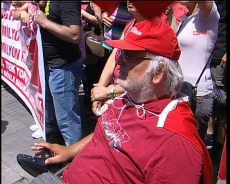 Türkiye şehitlerini andı