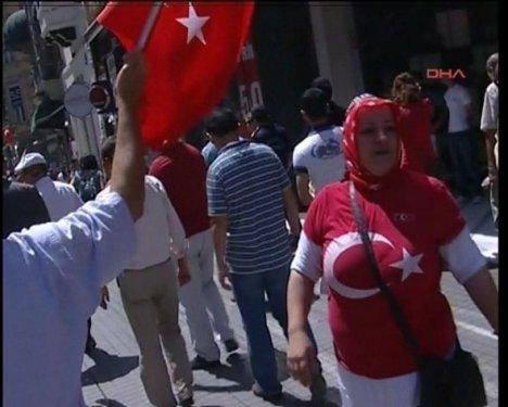 Türkiye şehitlerini andı