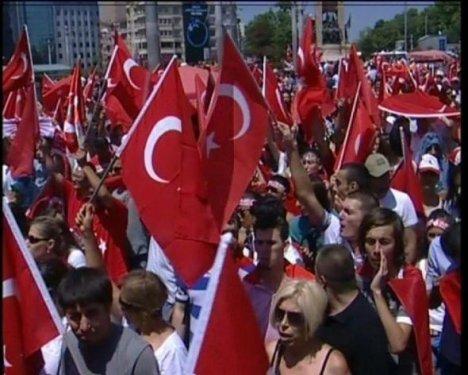 Türkiye şehitlerini andı