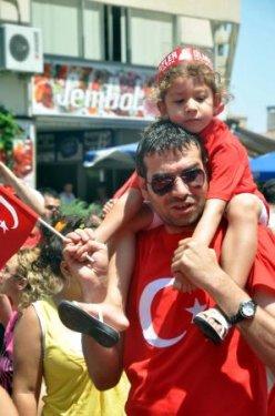 Türkiye şehitlerini andı