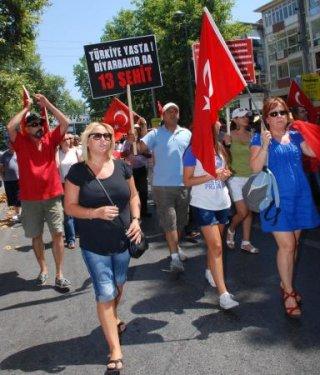 Türkiye şehitlerini andı