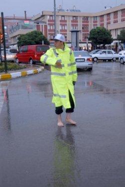 Trafik polisinin görev aşkı