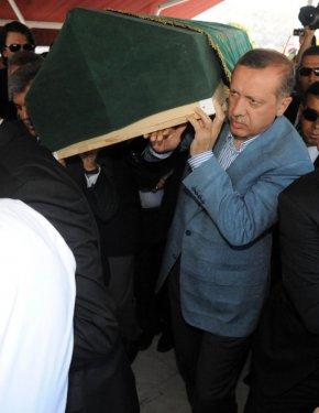 Devletin zirvesini buluşturan cenaze