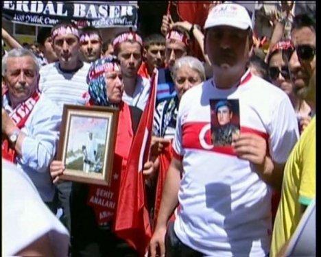 Türkiye şehitlerini andı