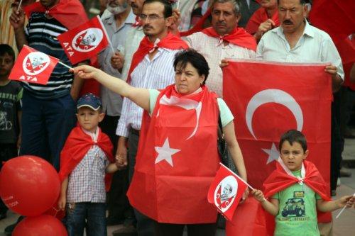 Türkiye şehitlerini andı