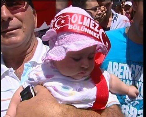 Türkiye şehitlerini andı