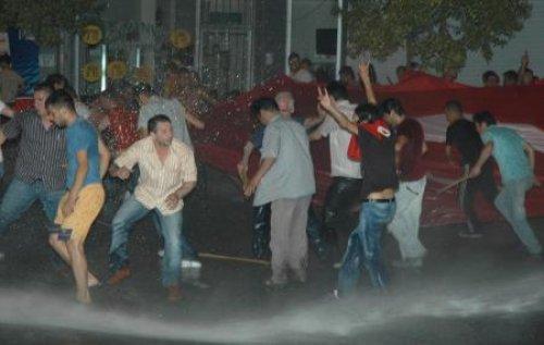 Zeytinburnu'nda halk sokağa döküldü