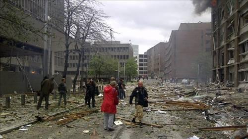 Oslo'da patlama - Resim 13
