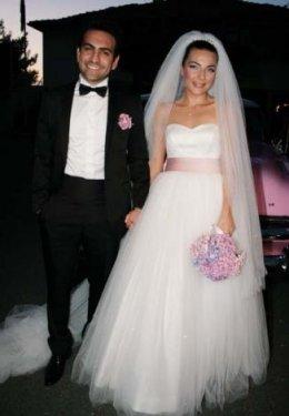 Burcu Kara ve  Buğra Gülsoy evlendi