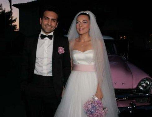 Burcu Kara ve  Buğra Gülsoy evlendi