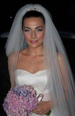 Burcu Kara ve  Buğra Gülsoy evlendi