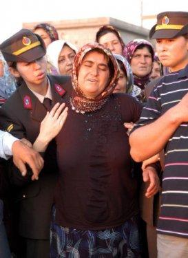 Şehit annesinin feryadı yürekleri dağladı - Resim 17